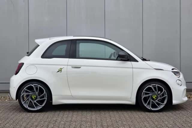 Fiat 500 (2024) thumbnail 4