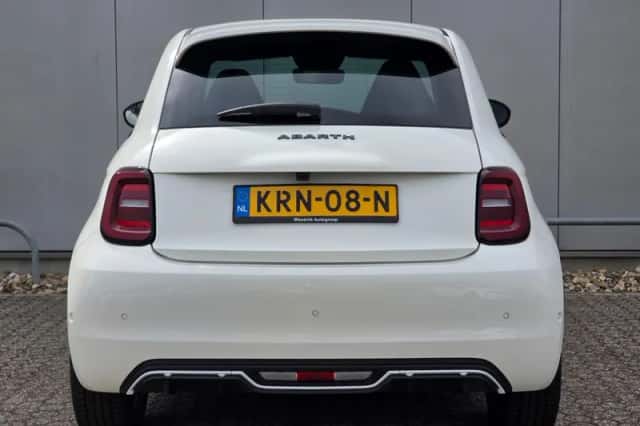 Fiat 500 (2024) thumbnail 5