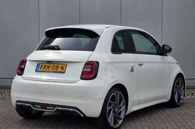Fiat 500 (2024) thumbnail 6