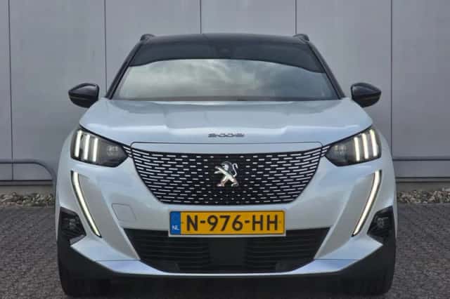 Peugeot e-2008 (2021) thumbnail 2
