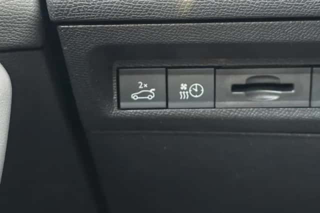 Peugeot 308 (2025) thumbnail 12