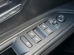 Peugeot 3008 (2022) thumbnail 12