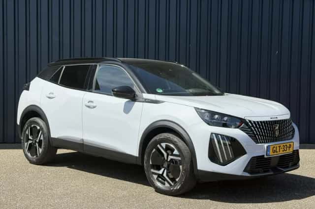 Peugeot 2008 (2024) thumbnail 2