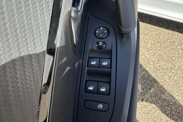 Peugeot 2008 (2024) thumbnail 24