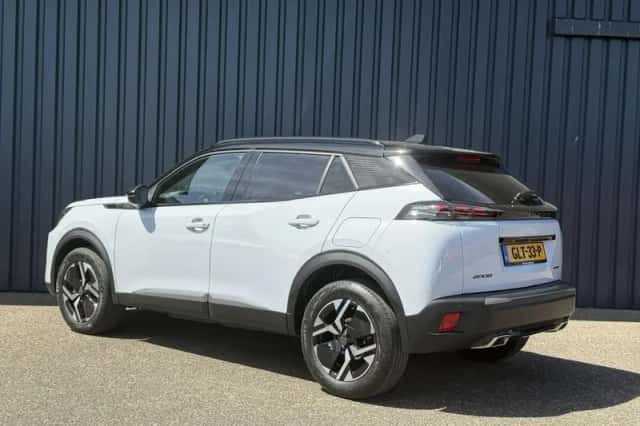 Peugeot 2008 (2024) thumbnail 4