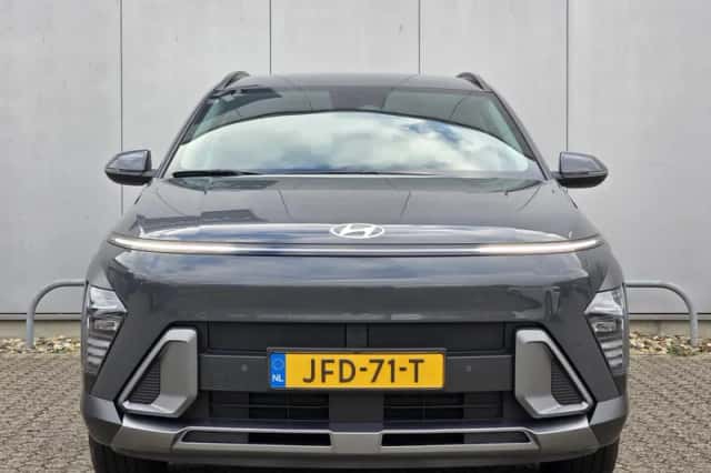Hyundai Kona (2023) thumbnail 2