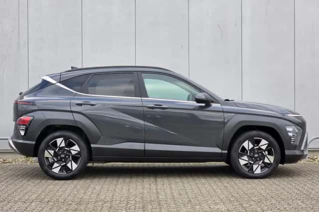 Hyundai Kona (2023) thumbnail 4