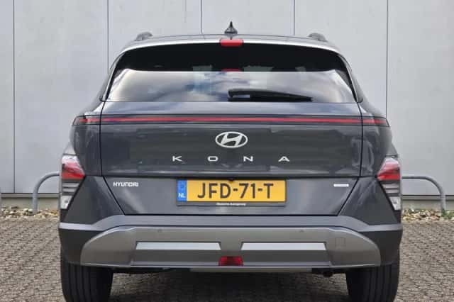 Hyundai Kona (2023) thumbnail 5