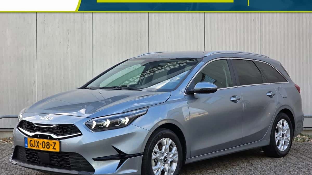 Kia Ceed Sportswagon (2024) — foto 1