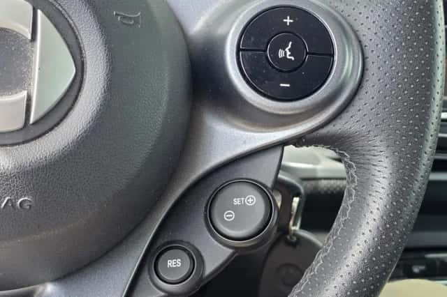Smart Fortwo (2017) thumbnail 13