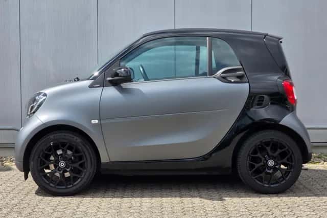 Smart Fortwo (2017) thumbnail 3