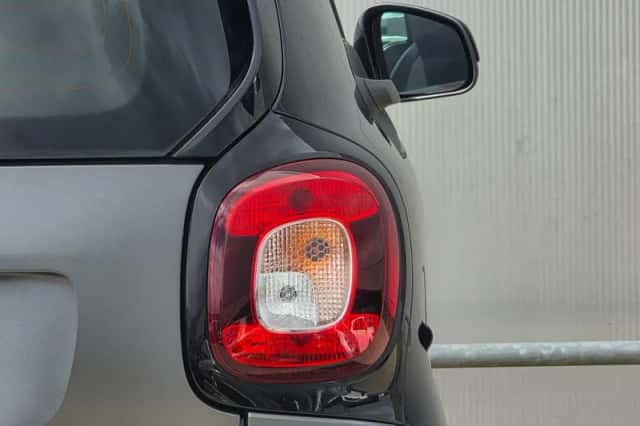 Smart Fortwo (2017) thumbnail 23
