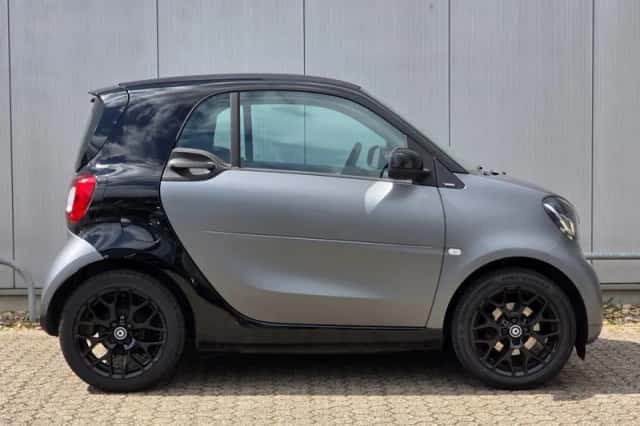 Smart Fortwo (2017) thumbnail 4
