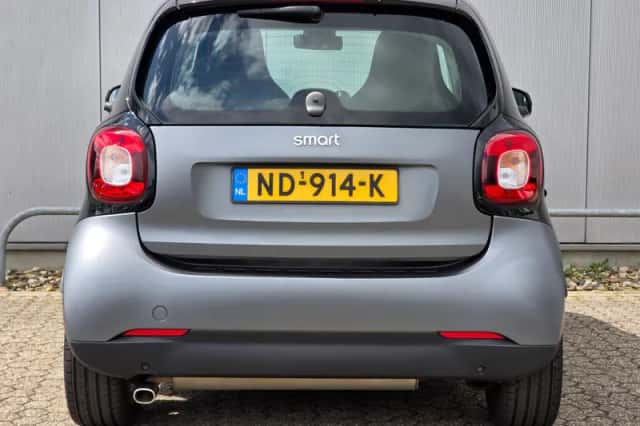 Smart Fortwo (2017) thumbnail 5