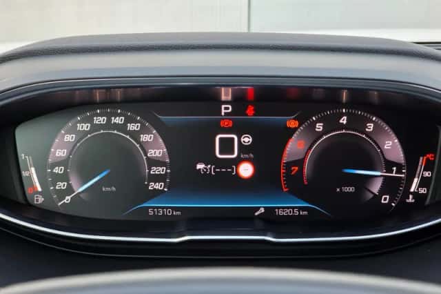 Peugeot 5008 (2023) thumbnail 14