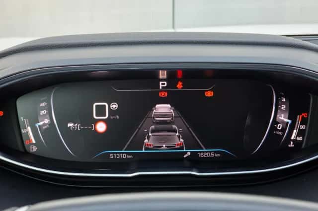 Peugeot 5008 (2023) thumbnail 15