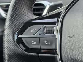 Peugeot 5008 (2023) thumbnail 16