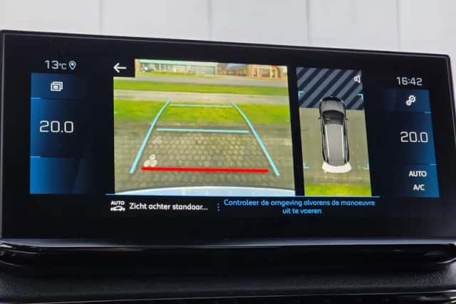 Peugeot 5008 (2023) thumbnail 22