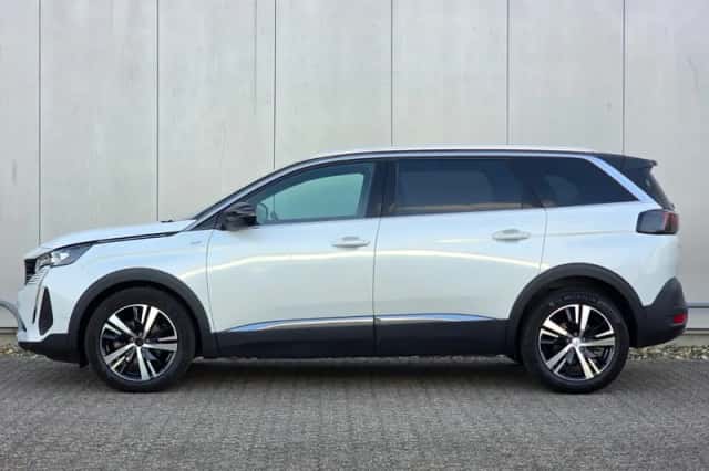 Peugeot 5008 (2023) thumbnail 4