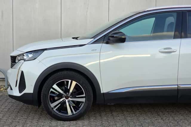 Peugeot 5008 (2023) thumbnail 31