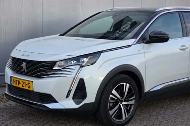 Peugeot 5008 (2023) thumbnail 32