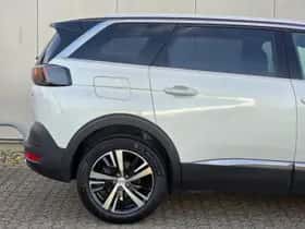 Peugeot 5008 (2023) thumbnail 37