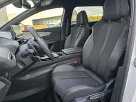 Peugeot 5008 (2023) thumbnail 8