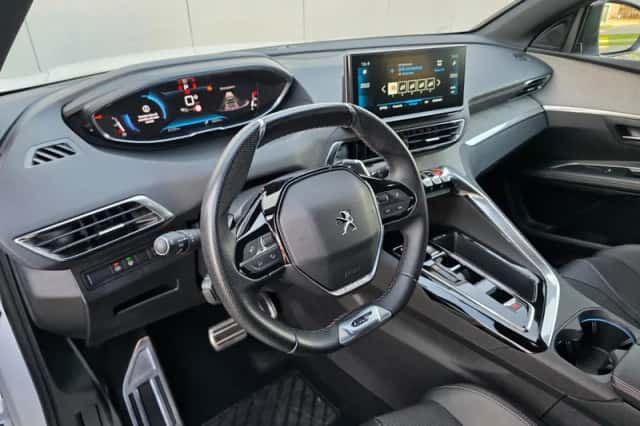 Peugeot 5008 (2023) thumbnail 9
