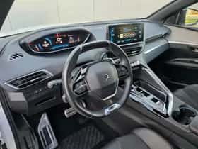 Peugeot 5008 (2023) thumbnail 9