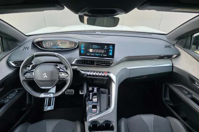 Peugeot 5008 (2023) thumbnail 10