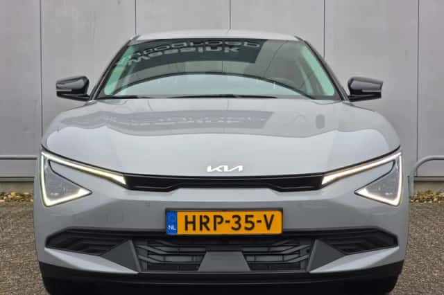 Kia EV6 (2025) thumbnail 2
