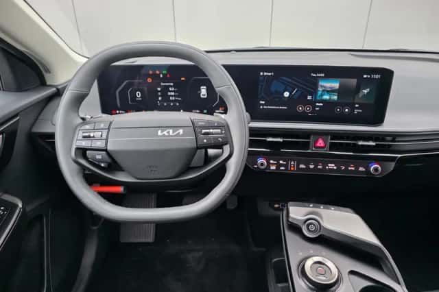 Kia EV6 (2025) thumbnail 11