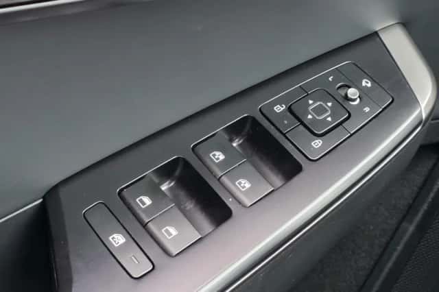 Kia EV6 (2025) thumbnail 12