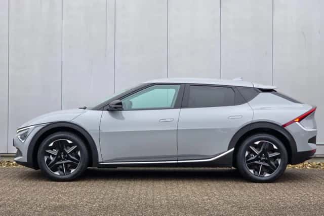Kia EV6 (2025) thumbnail 4