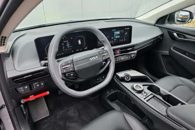Kia EV6 (2025) thumbnail 9