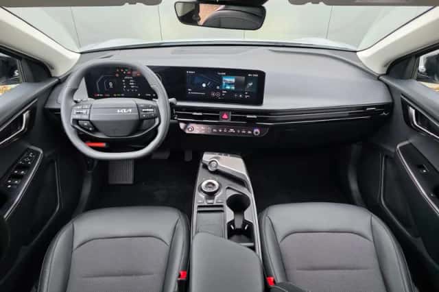 Kia EV6 (2025) thumbnail 10