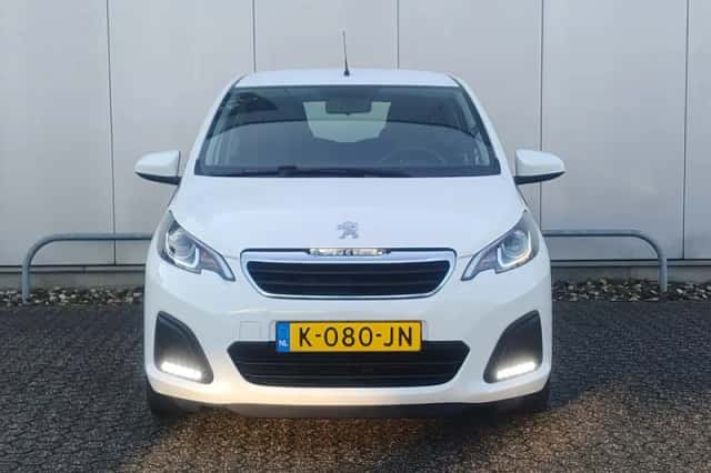 Peugeot 108 (2021) thumbnail 2