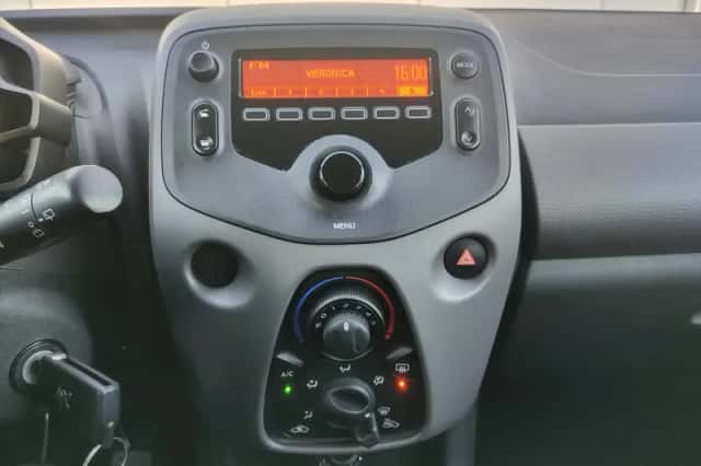 Peugeot 108 (2021) thumbnail 16