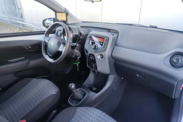 Peugeot 108 (2021) thumbnail 20