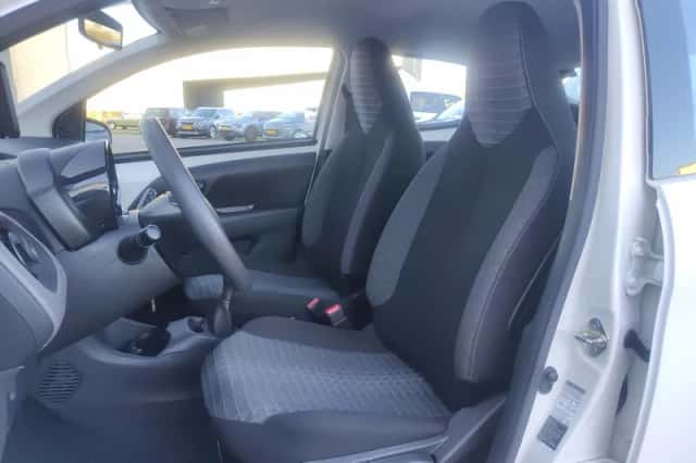 Peugeot 108 (2021) thumbnail 7