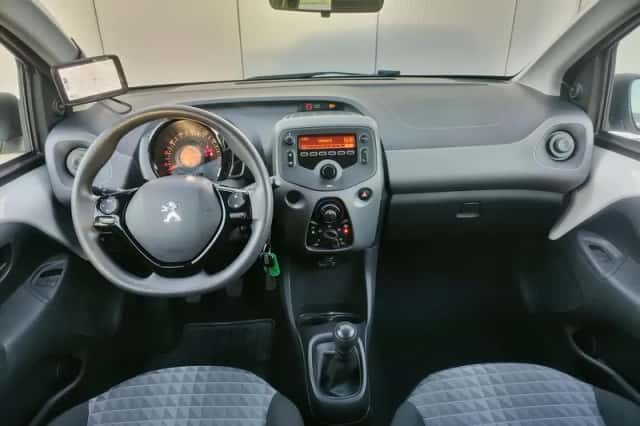 Peugeot 108 (2021) thumbnail 10