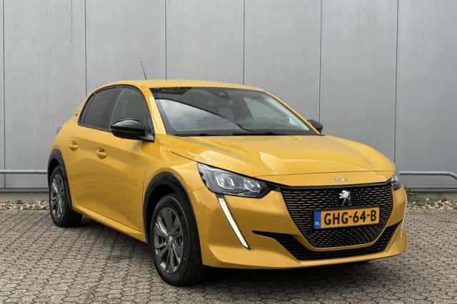 Peugeot e-208 (2023) thumbnail 4