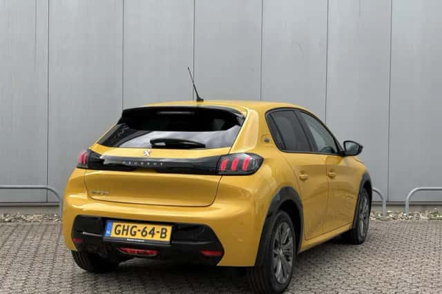 Peugeot e-208 (2023) thumbnail 6