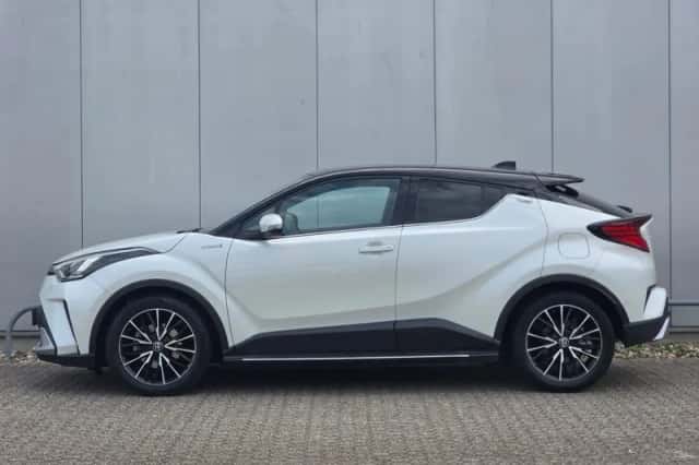 Toyota C-HR (2020) thumbnail 3