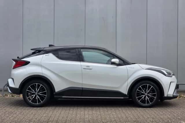 Toyota C-HR (2020) thumbnail 4