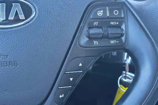 Kia Cee'd (2016) thumbnail 16