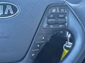 Kia Cee'd (2016) thumbnail 16