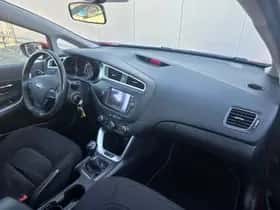 Kia Cee'd (2016) thumbnail 26