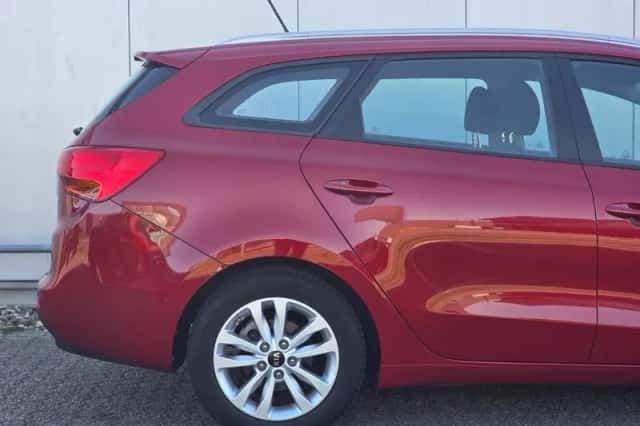 Kia Cee'd (2016) thumbnail 33