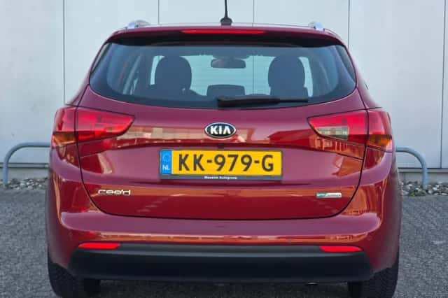 Kia Cee'd (2016) thumbnail 5